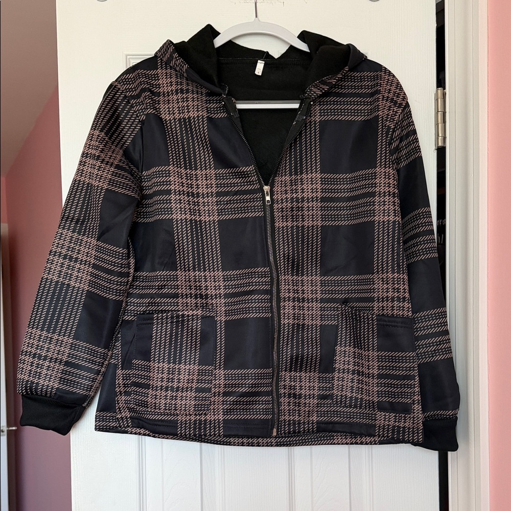 NEW Plaid Zip-Up Hooded Jacket in Black and Beige